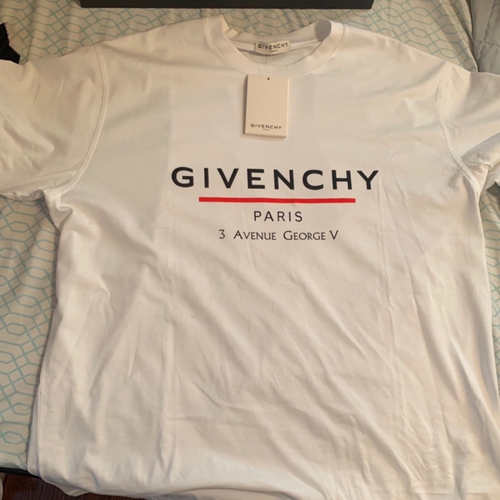 SOLD‼️‼️‼️ Givenchy oversized T-shirt